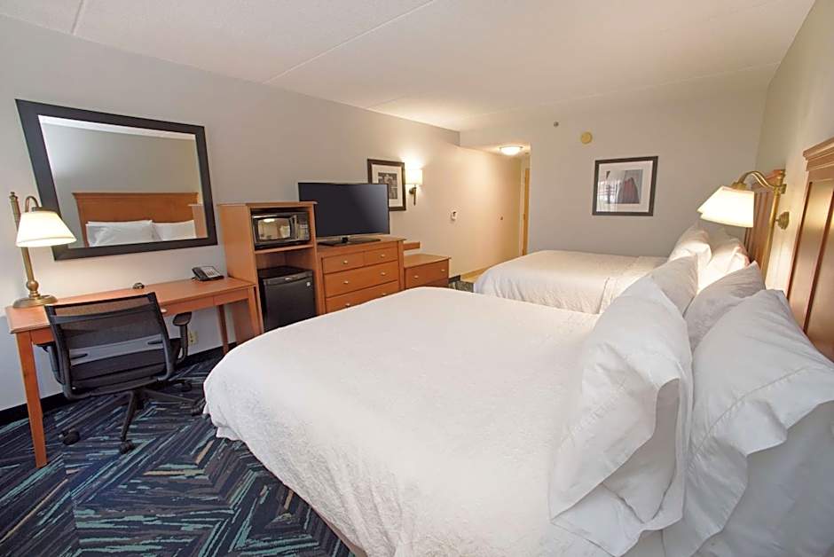 Hampton Inn By Hilton Louisville North/Clarksville
