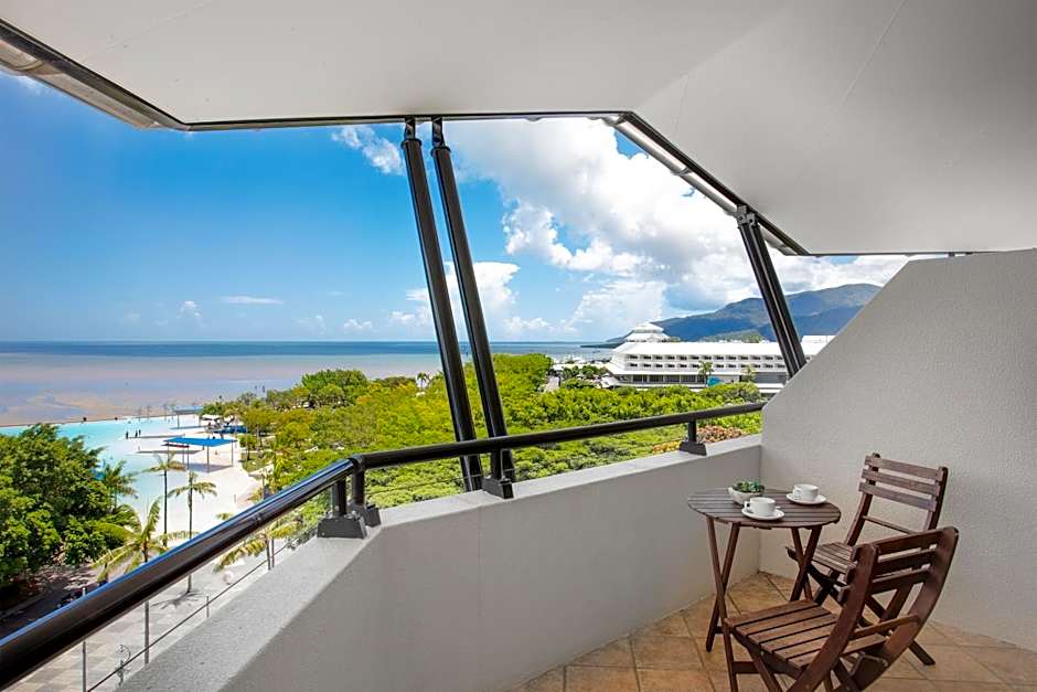 Mantra Esplanade Cairns