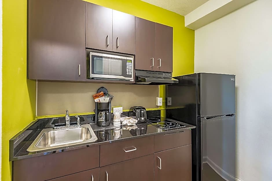 Quality Inn & Suites Kansas City Downtown
