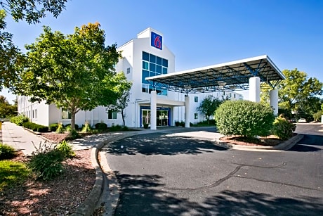 Motel 6-Brooklyn Center, MN - Minneapolis