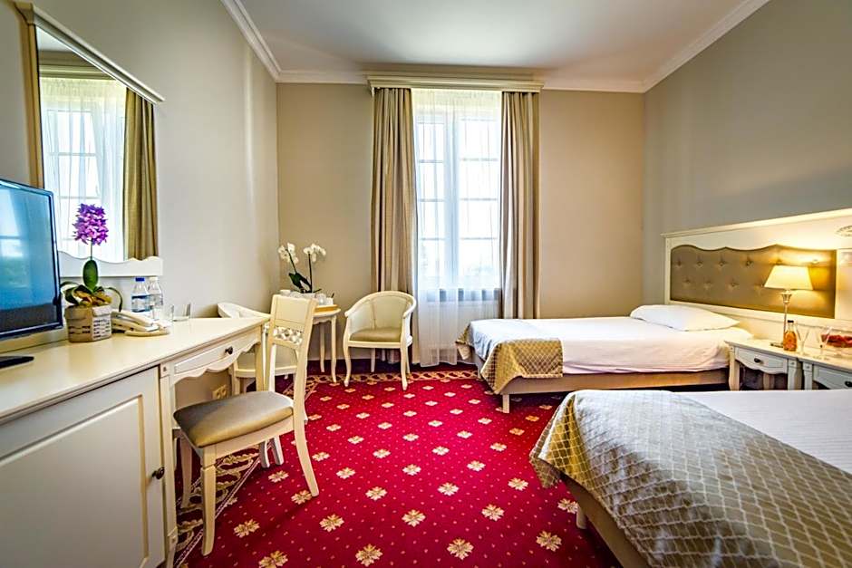 Hotel Sobienie Królewskie