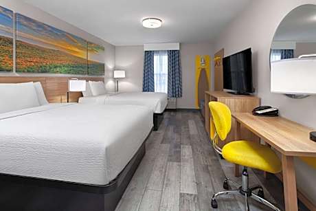 Queen Room with Two Queen Beds - Non-Smoking