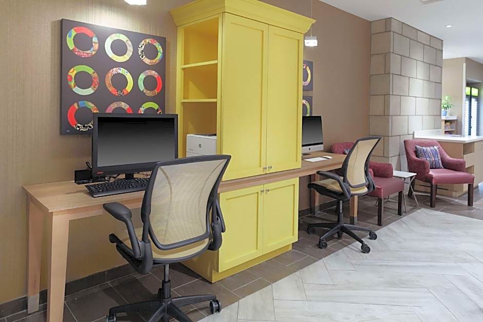 Home2 Suites by Hilton Louisville Airport/Expo Center