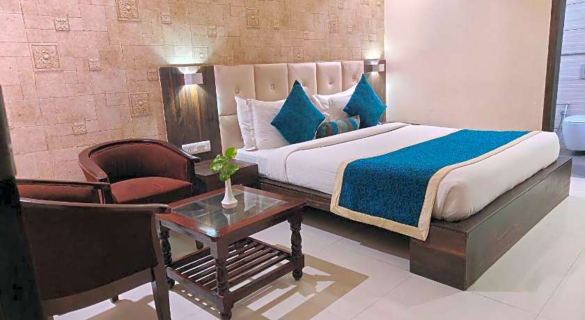 Pinnacle by Click Hotels, Lucknow