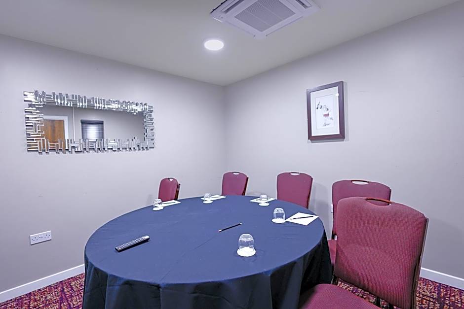 Gloucester Robinswood Hotel By Sunday