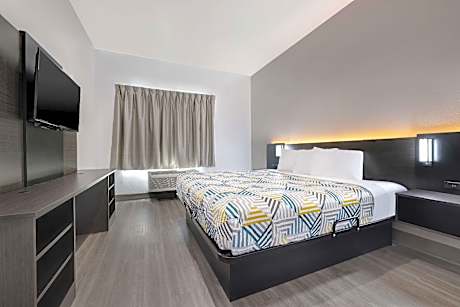 1 King Bed | Non-Smoking, Micfridge