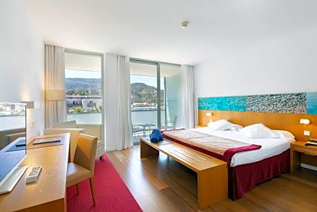 Superior Double or Twin Room with Sea Lateral View with spa access