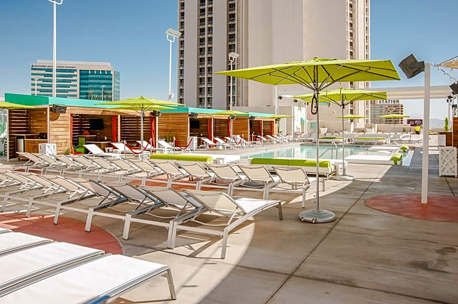 Plaza Hotel & Casino