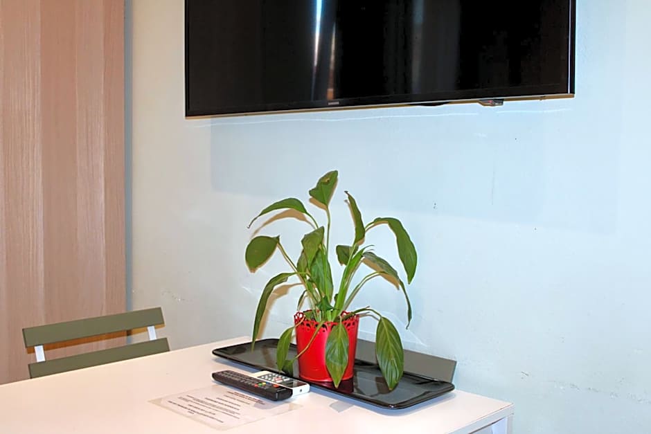 The Green Gate - Airport Guest House