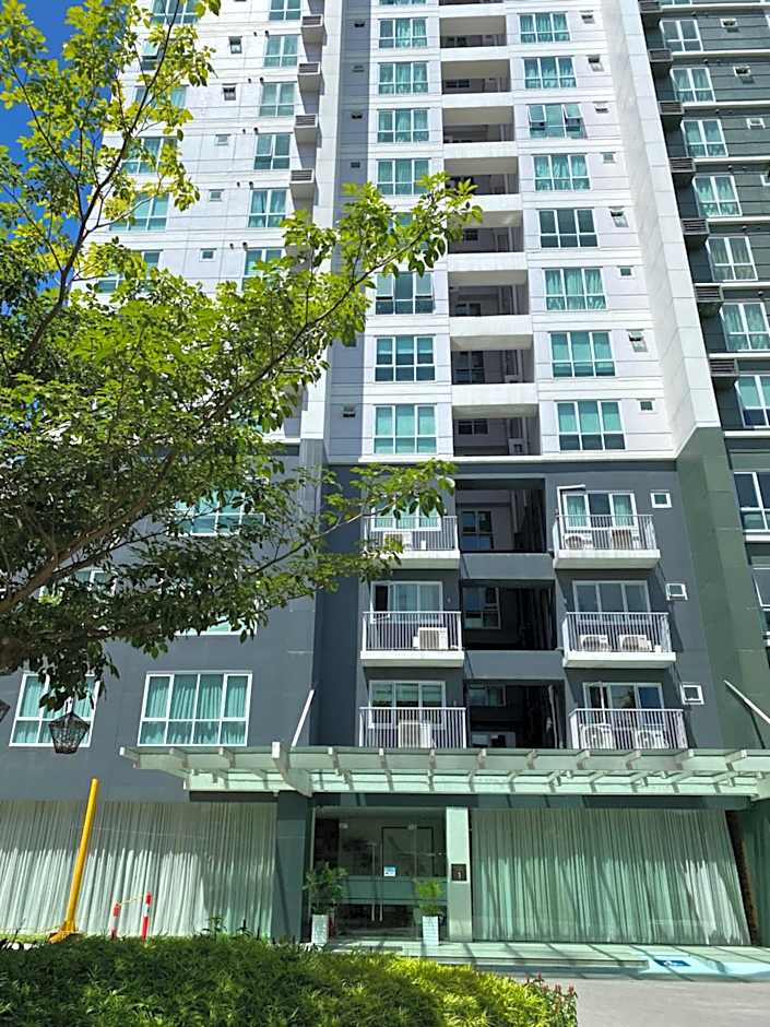 Abreeza chills place T2-2720