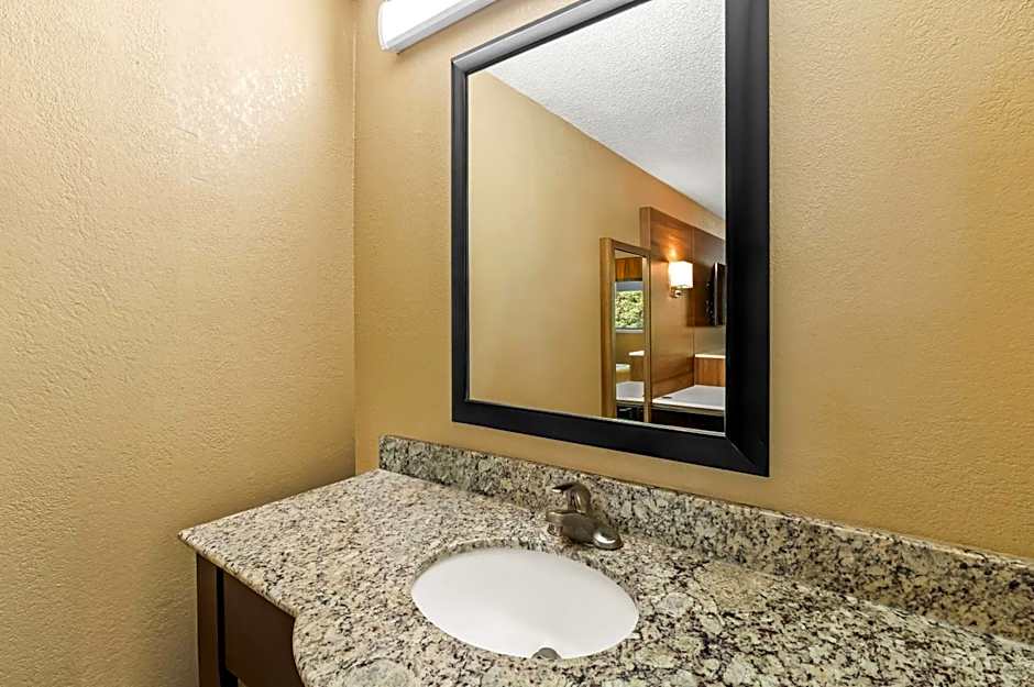 Super 8 by Wyndham Cincinnati OH