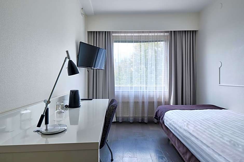Photo 1 of 4 of Single Room