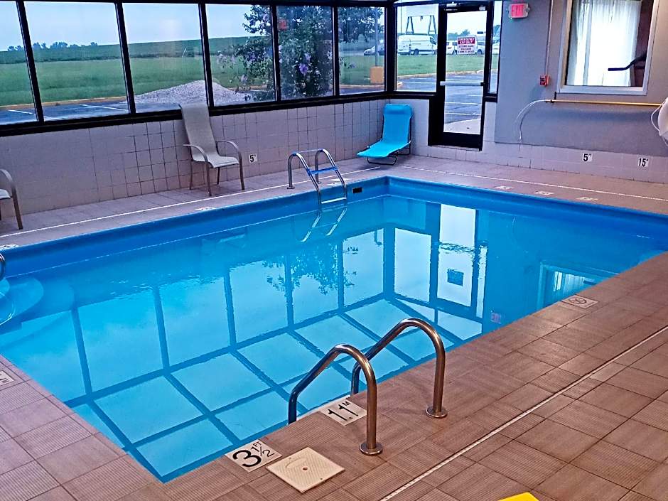 Clarion Pointe Evansville North