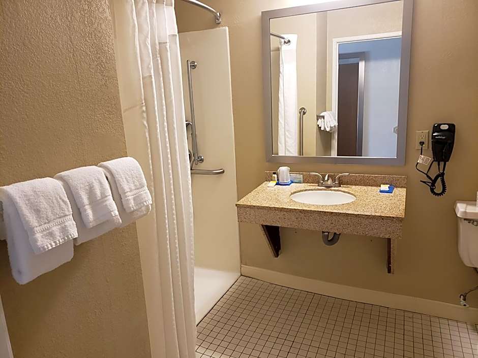 Holiday Inn Express Hotel Pittsburgh-North/Harmarville By IHG