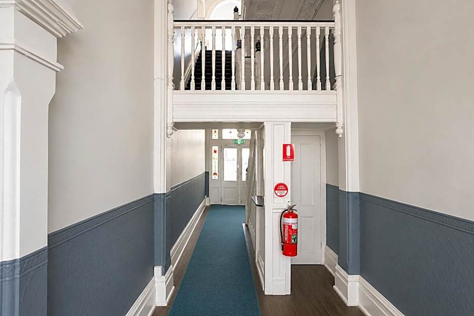 Geraldton Shoreline Lodge