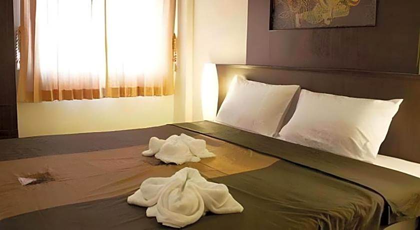 Grand Pinnacle Hotel