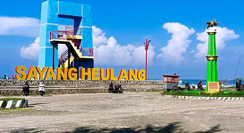 Penginapan Karanglaut Sayangheulang