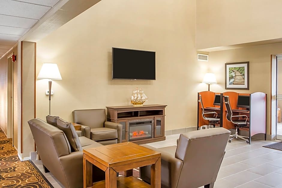 Hawthorn Extended Stay by Wyndham Milwaukee Airport