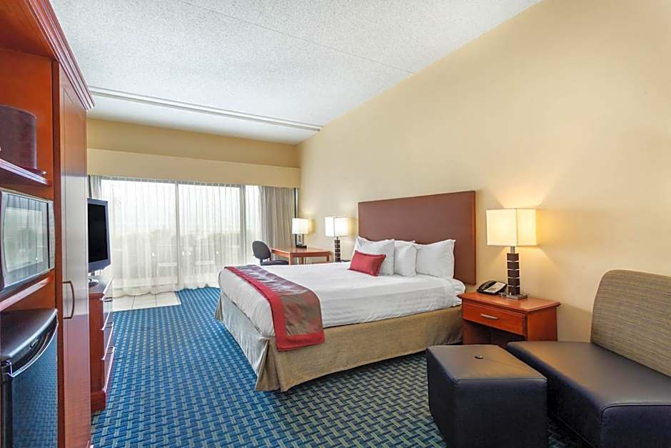 Ramada Plaza by Wyndham Virginia Beach