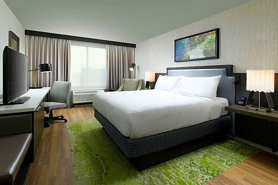 Photo 1 of 4 of Premium 1 King Bed