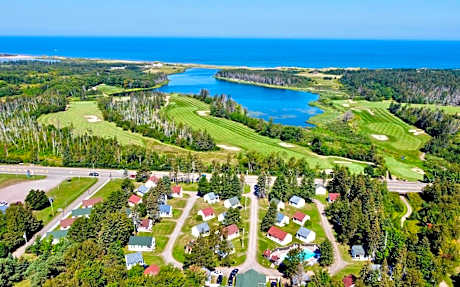 Green Gables Bungalow Court