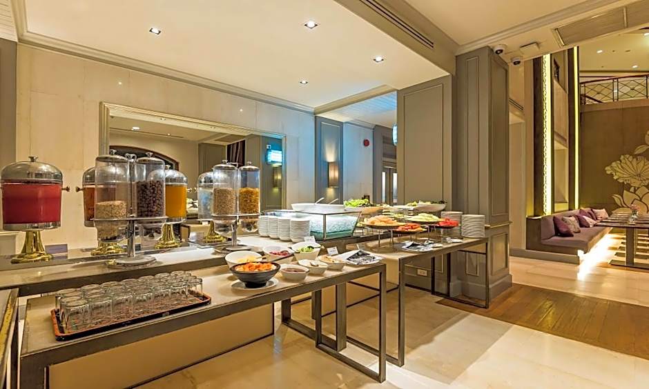 Chatrium Hotel Royal Lake Yangon