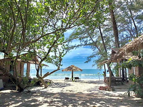 Deluxe Wooden Partial Sea View