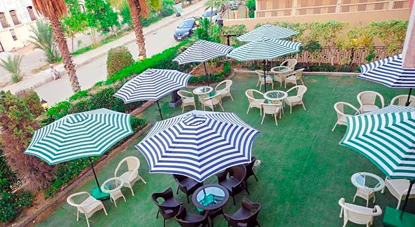 The Villa 604 Powered by look