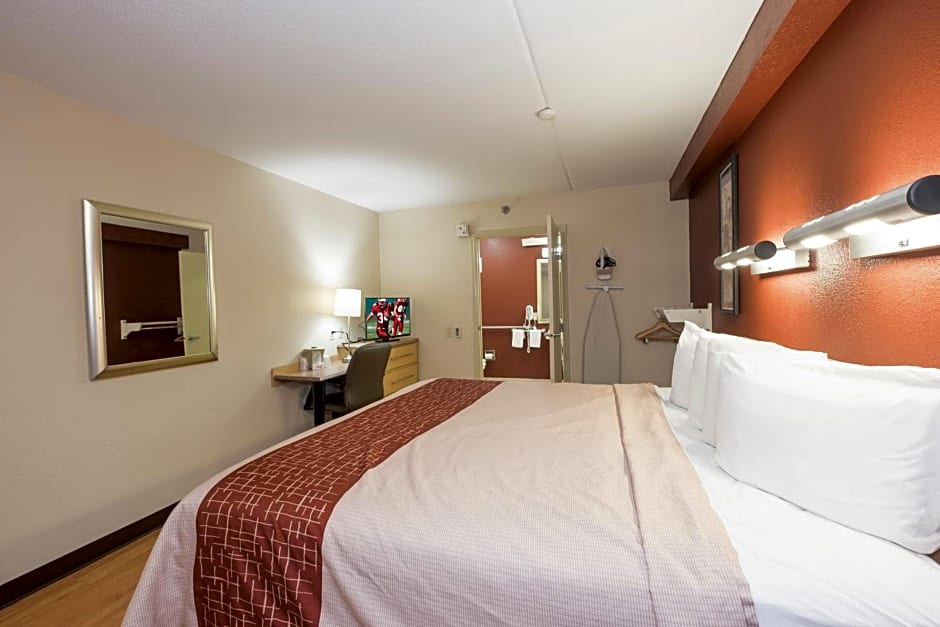 Red Roof Inn Cincinnati - Sharonville