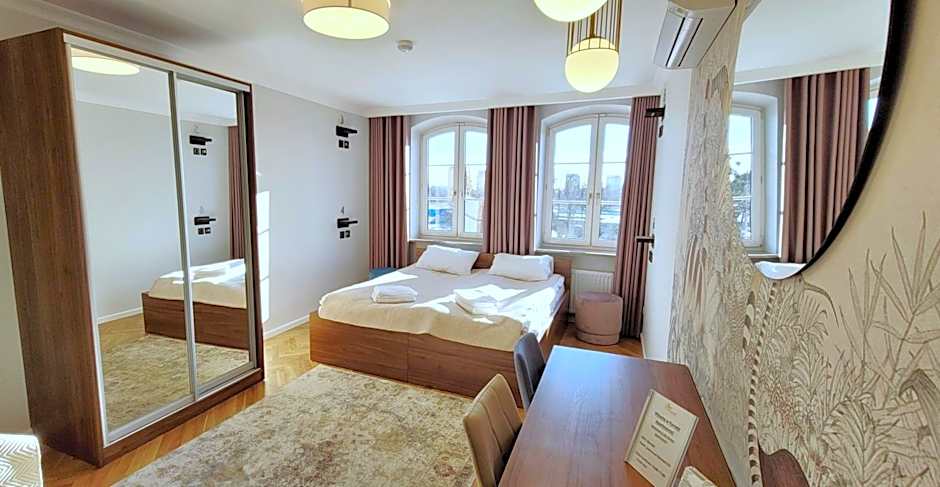 Forrest Apartments & Hostel