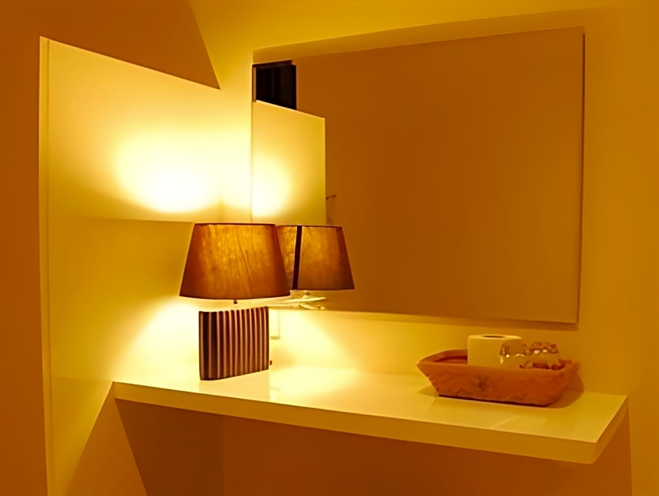 White House Asoke Sukhumvit 18