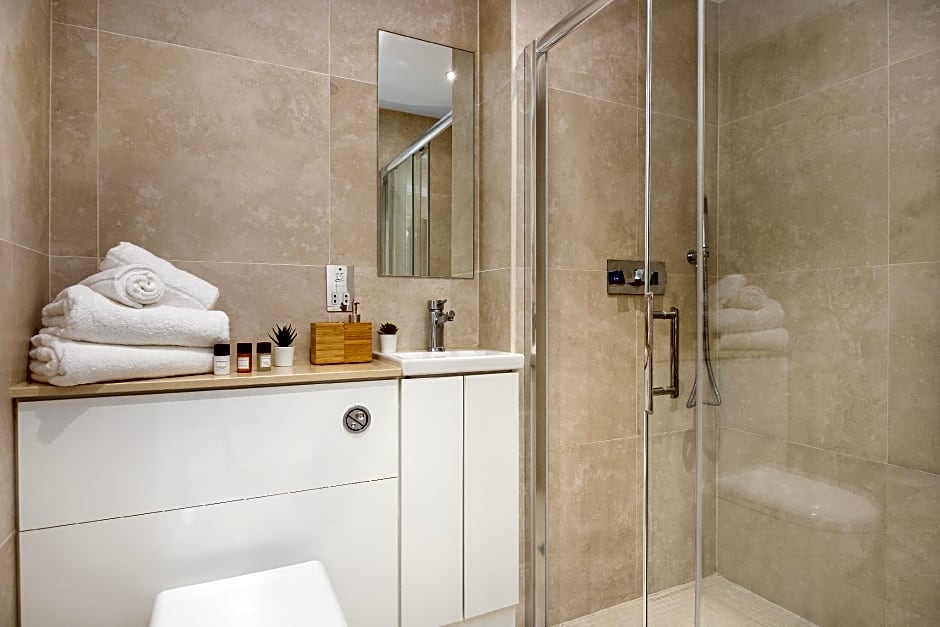 One Bedroom Serviced Apartment in Holborn, Chancery Lane