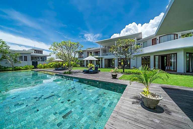 Balangan Sunset: Amazing 4 BDR Villa in Balangan w/ OCEAN VIEW in Balangan