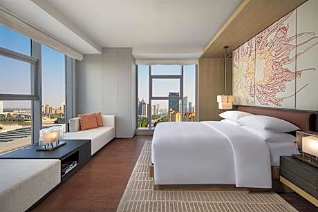 Courtyard by Marriott Luoyang