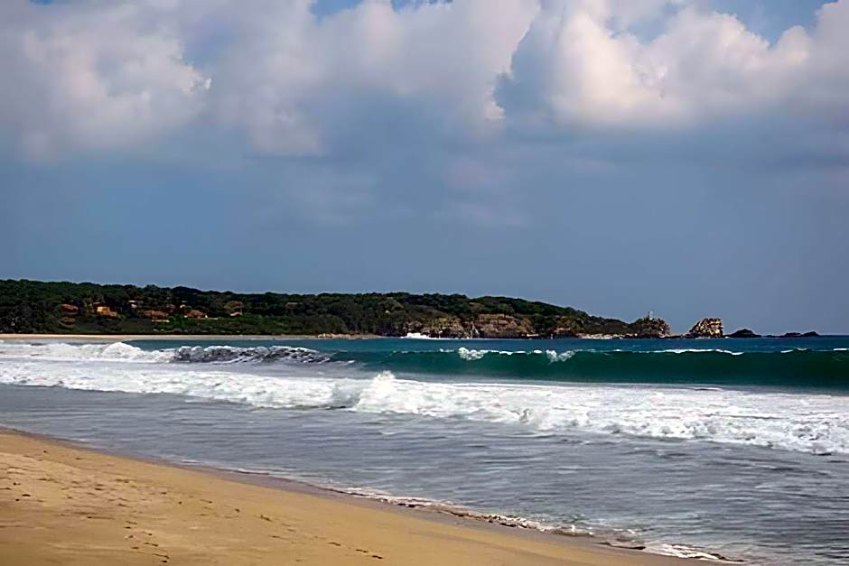 La Aurora Puerto Escondido