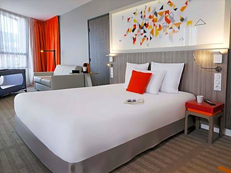 Quality PRM room with double bed and sofa-bed