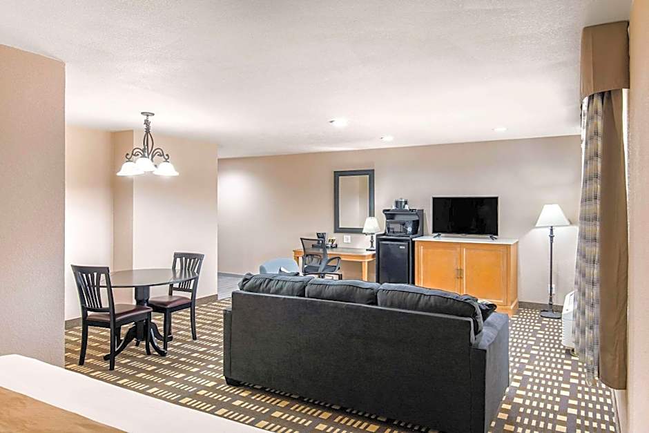 Quality Inn & Suites Plano