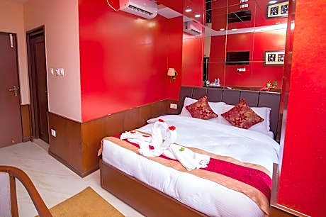 Avenue Hotel