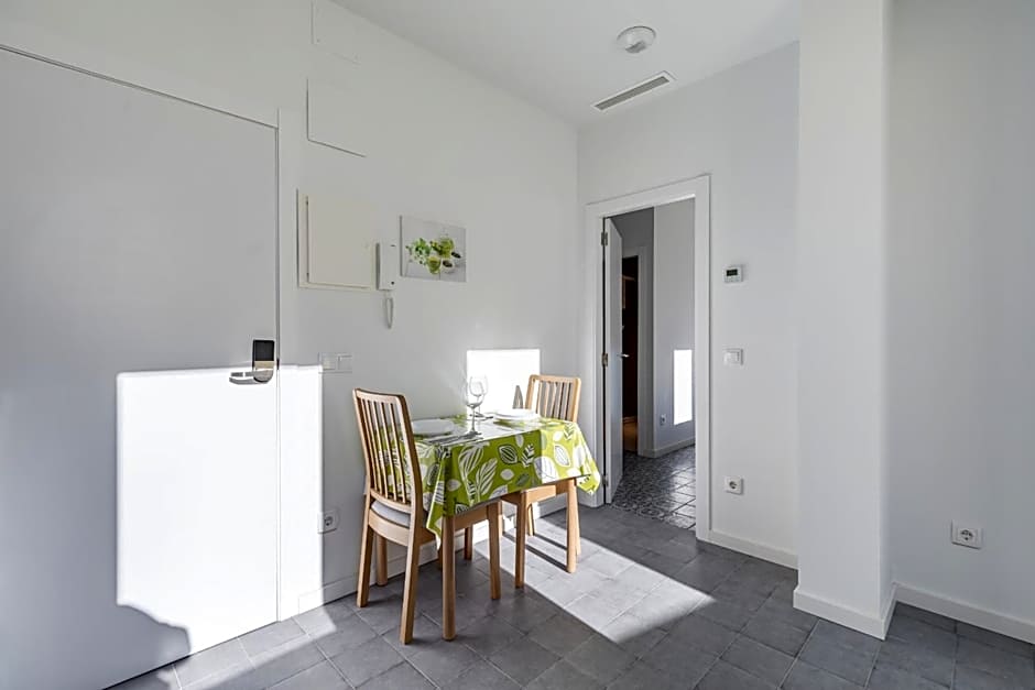 Gorgeous Apt with a Large Private Terrace