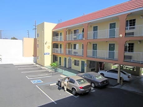 Starlight Inn, Valley Blvd - Downtown LA