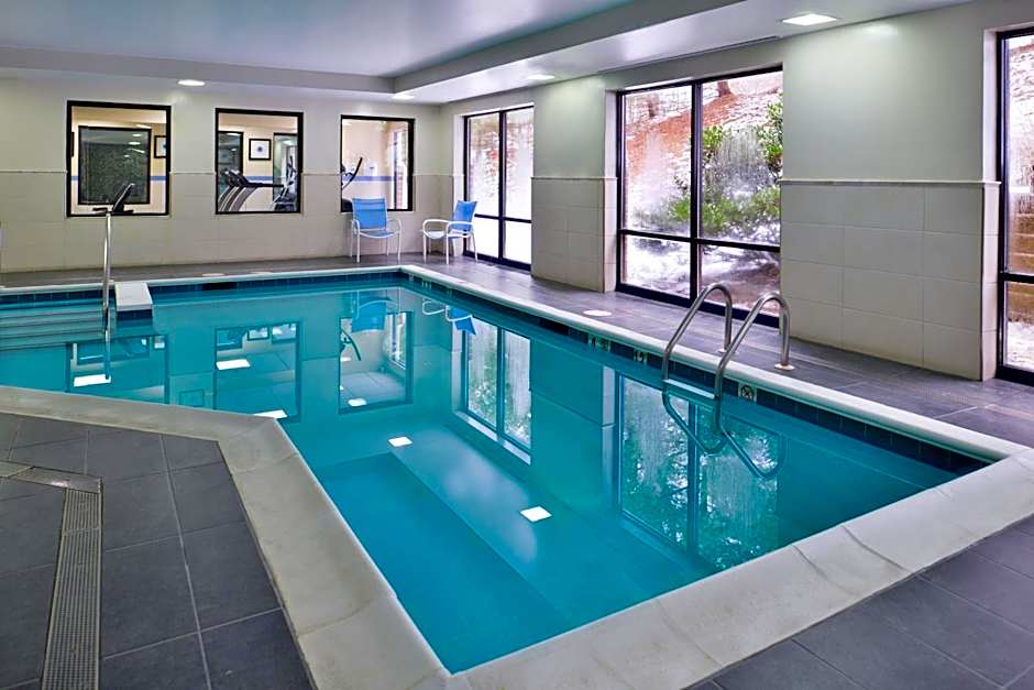 Holiday Inn Express Hotel & Suites West Chester By IHG