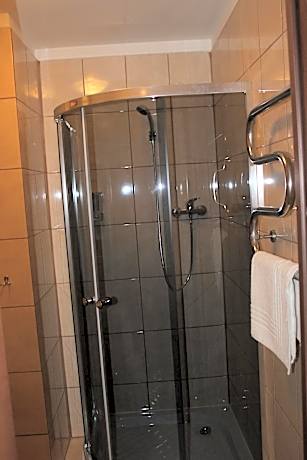 Quadruple Room with Private Bathroom