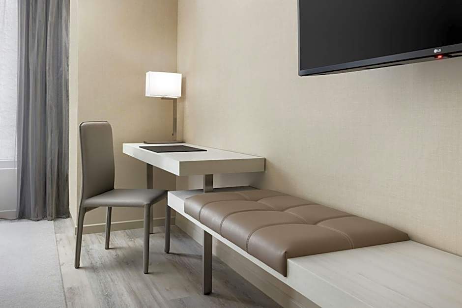 AC Hotel by Marriott St. Petersburg Downtown