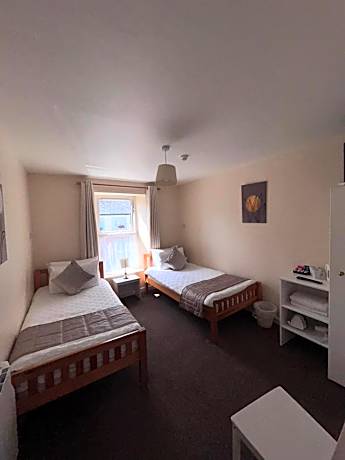 Twin Room with Bathroom