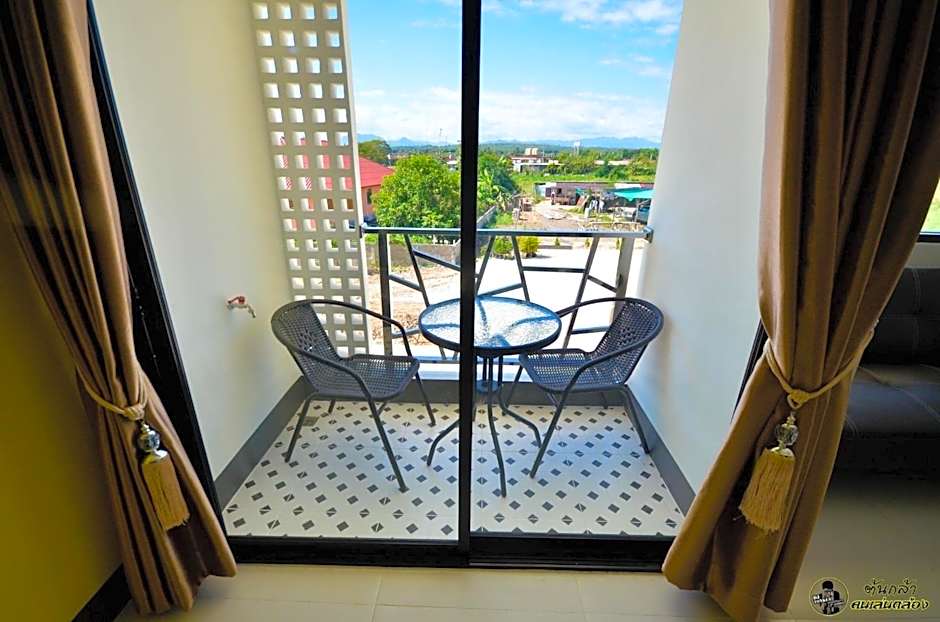 แอ่ว-ดีLD Hotel&Residences