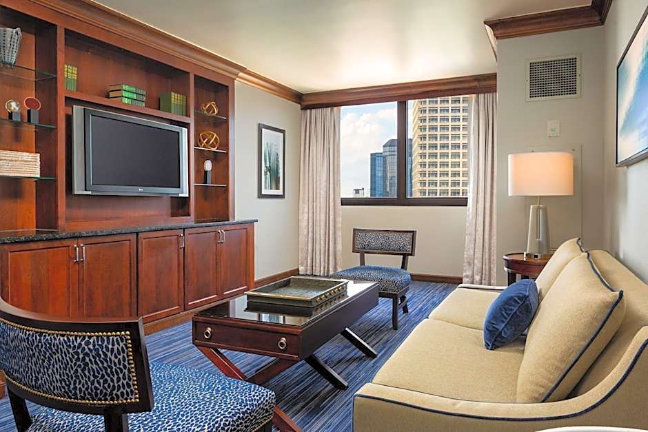 Sheraton Norfolk Waterside Hotel