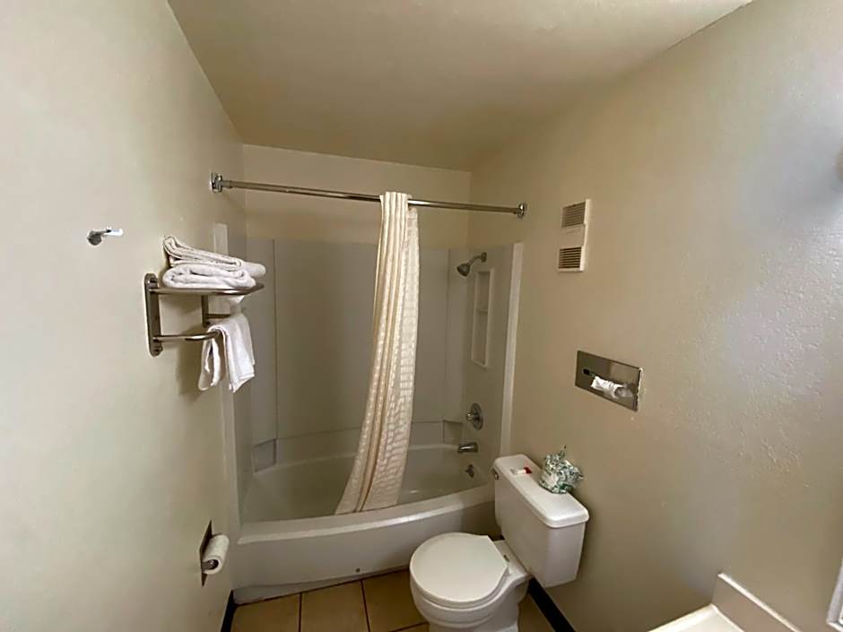 Simple Rewards Inn