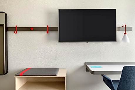 King Room - Mobility Access/Hearing Accessible