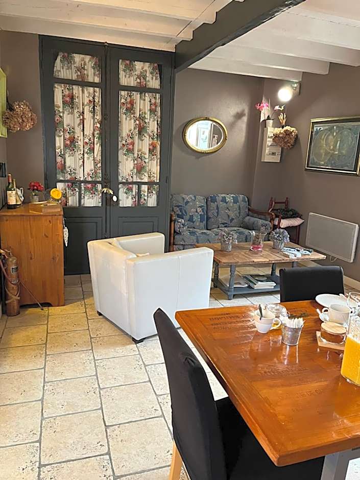 Chambre PEYROUTAS " CAMILLE" Vignonet St Emilion