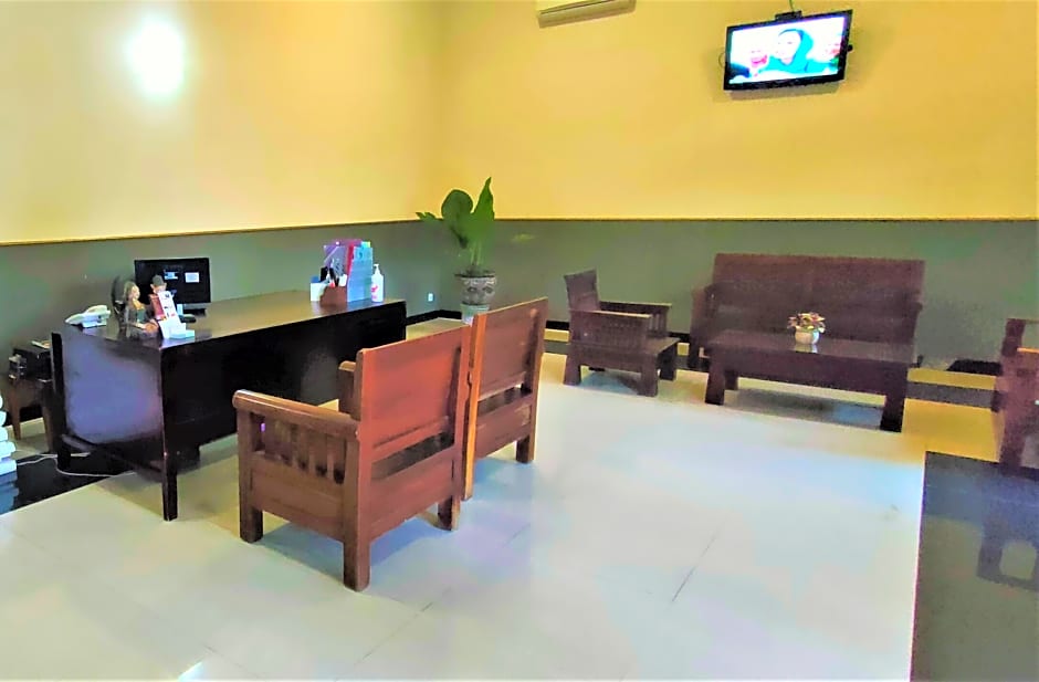 Hotel Savitri Country